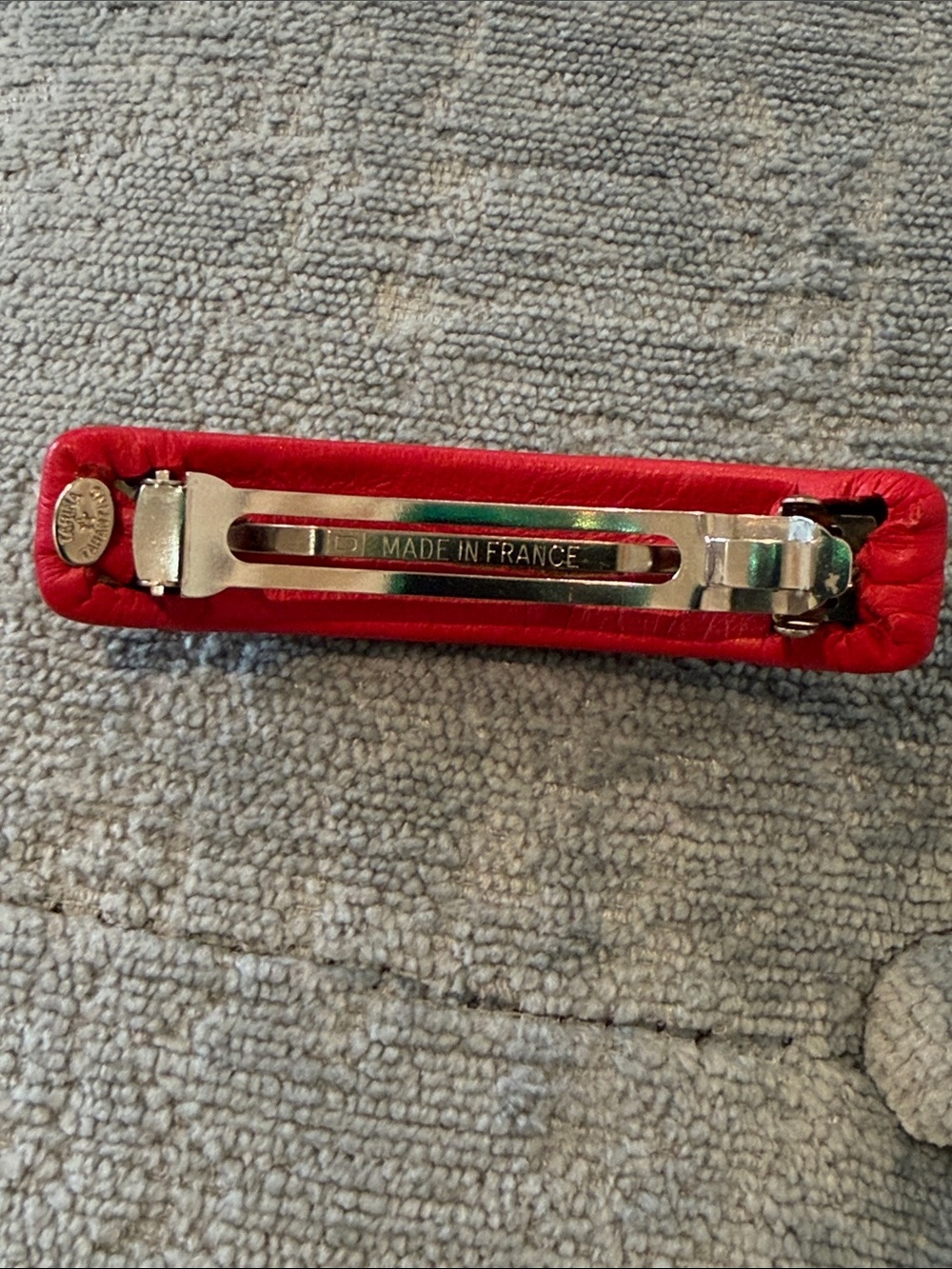 Tarina Tarantino Large Hair Barrette - Picture 2 of 3